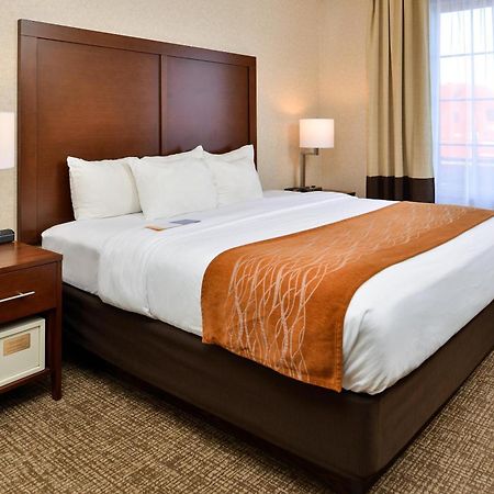 Comfort Inn & Suites Madison North Deforest Екстер'єр фото