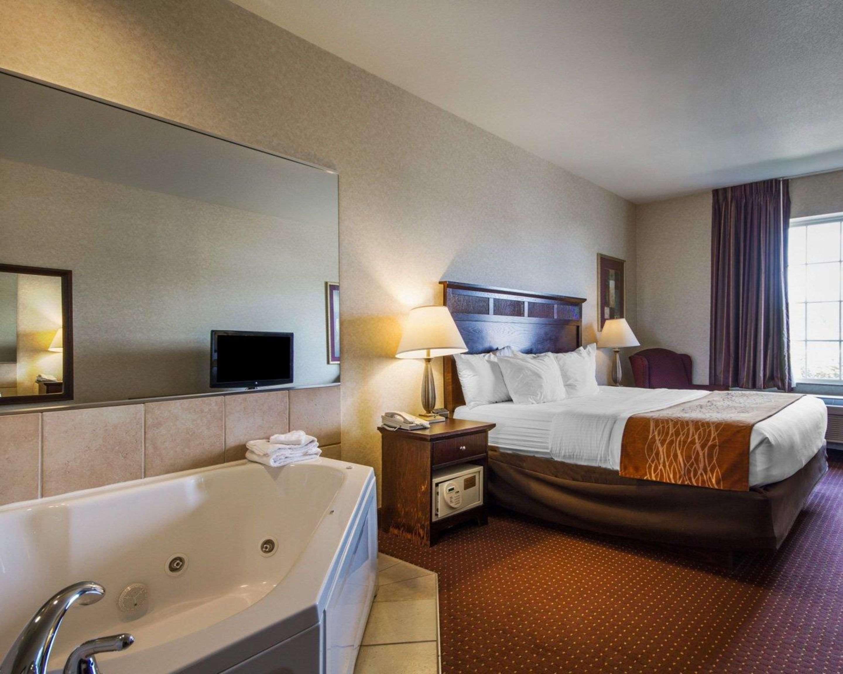 Comfort Inn & Suites Madison North Deforest Екстер'єр фото