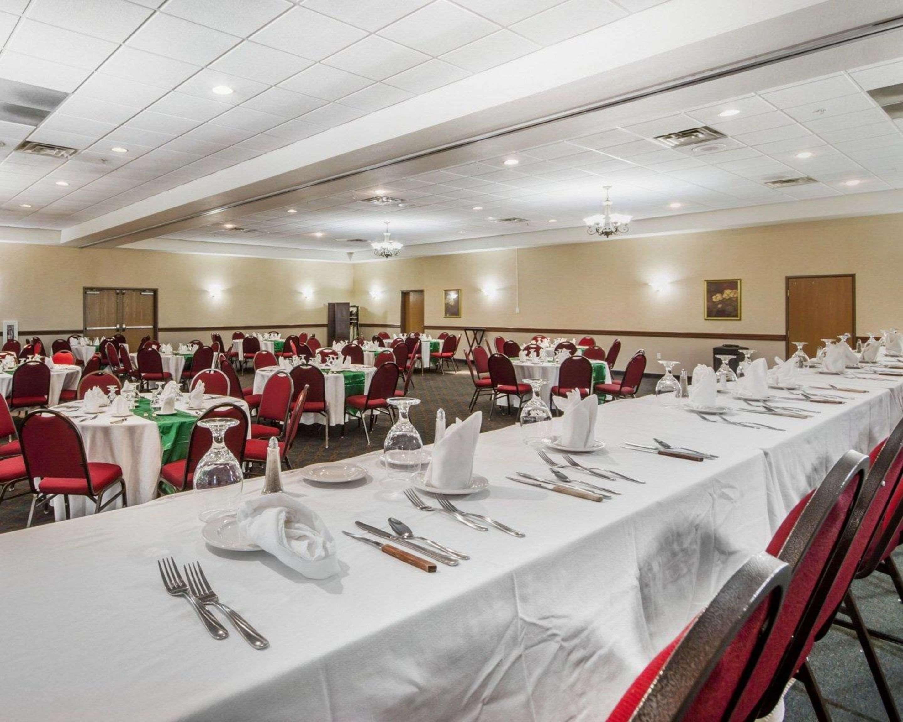 Comfort Inn & Suites Madison North Deforest Екстер'єр фото