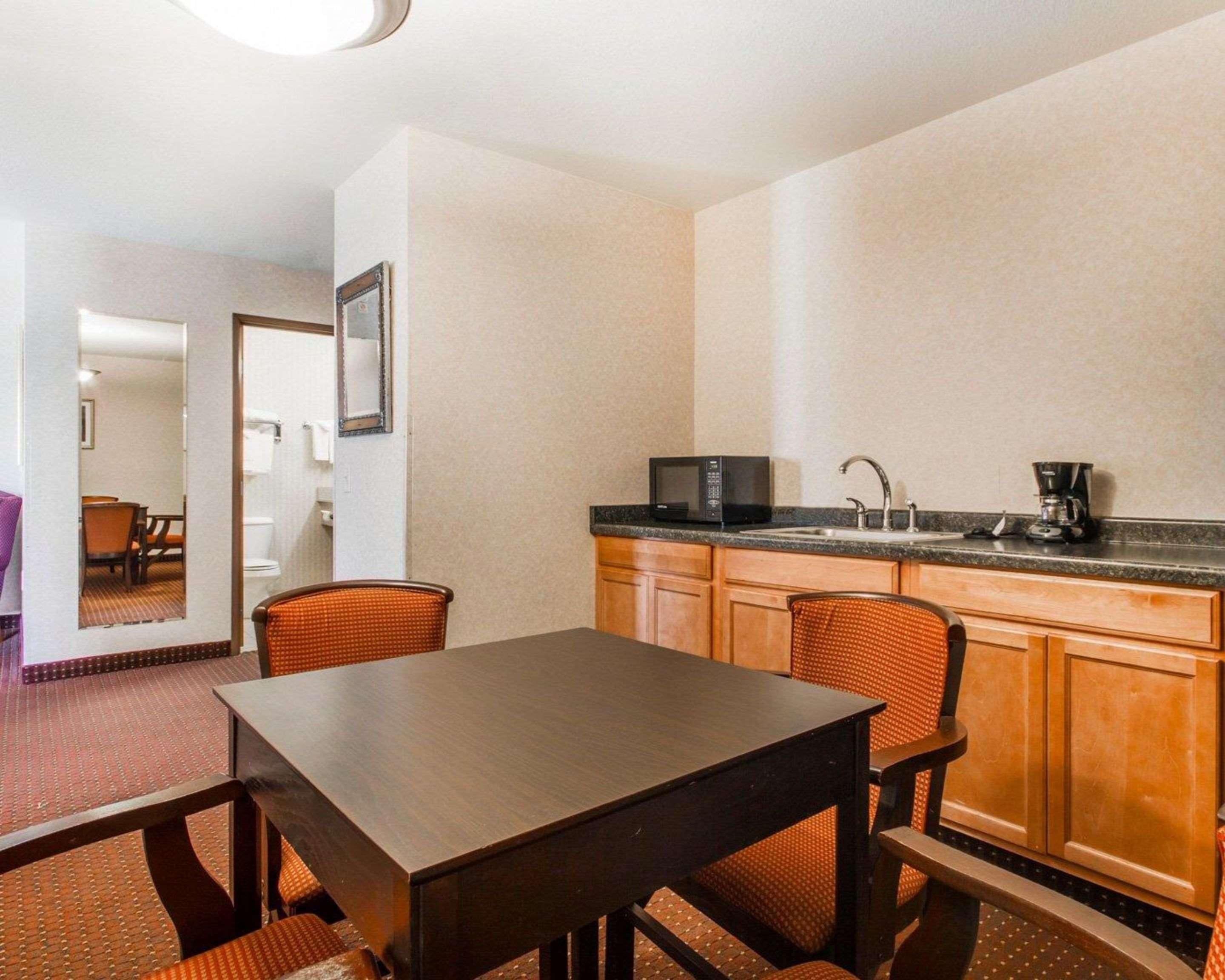 Comfort Inn & Suites Madison North Deforest Екстер'єр фото