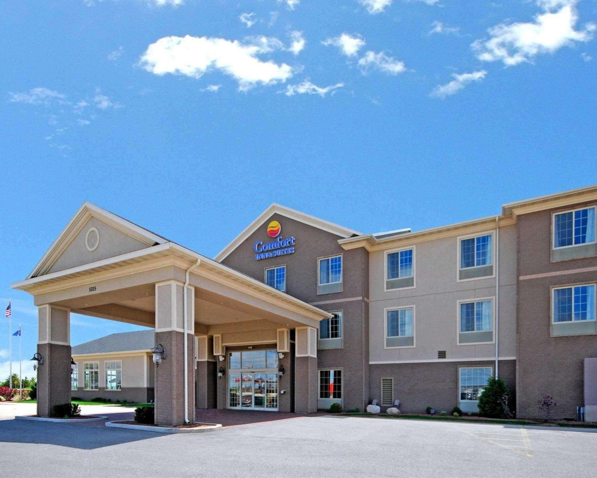 Comfort Inn & Suites Madison North Deforest Екстер'єр фото