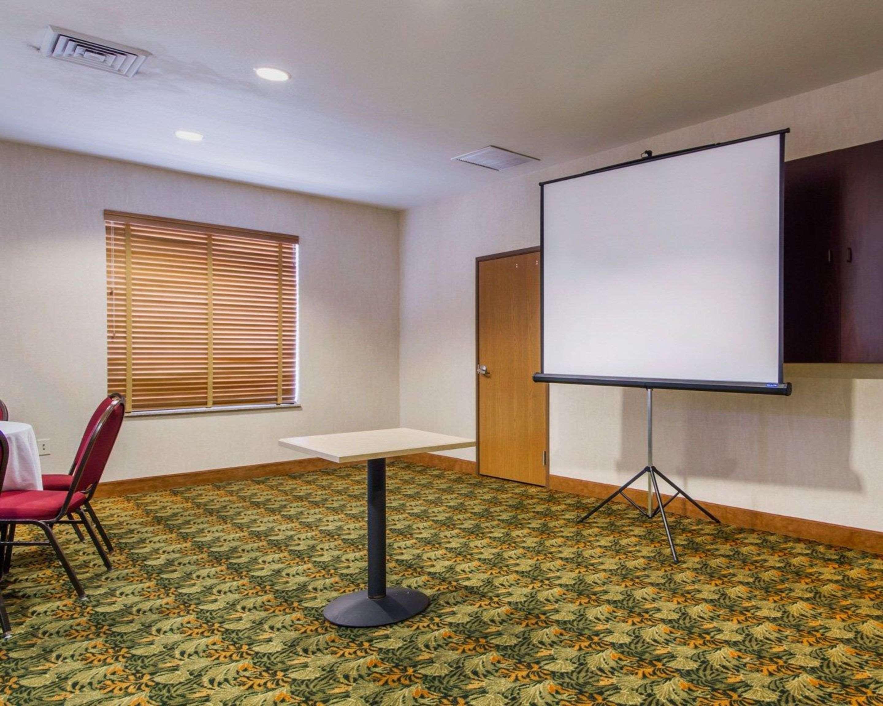 Comfort Inn & Suites Madison North Deforest Екстер'єр фото