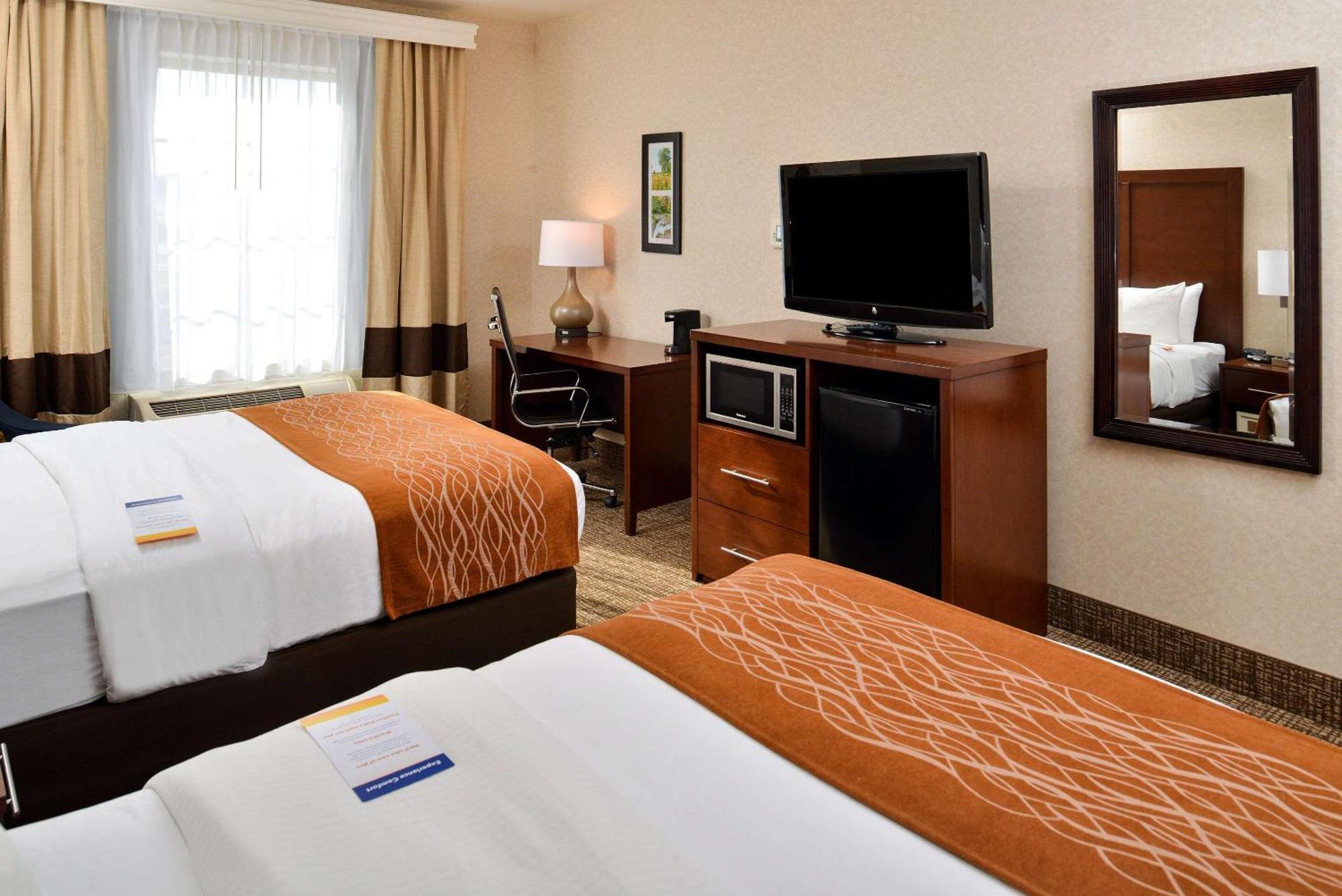 Comfort Inn & Suites Madison North Deforest Екстер'єр фото