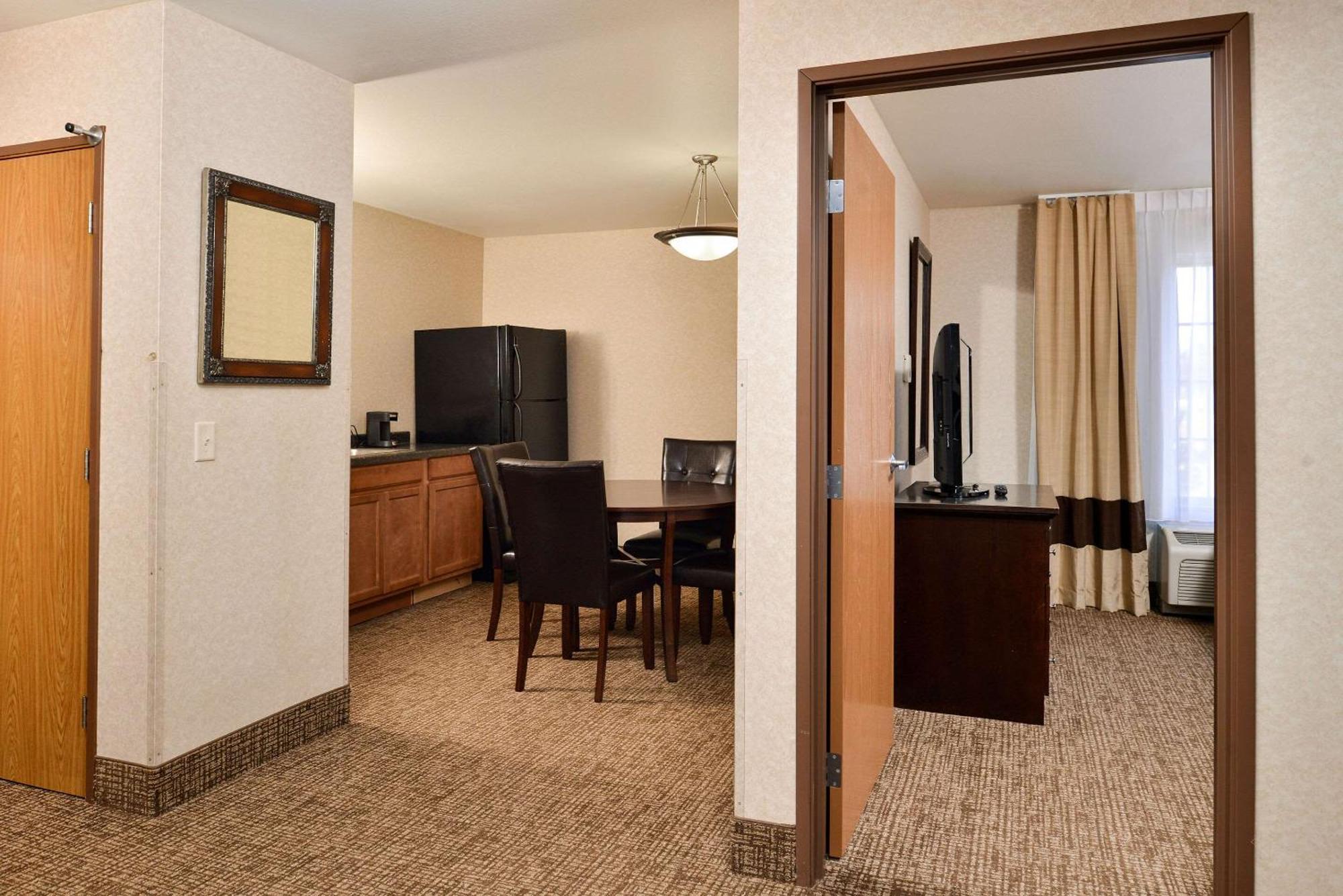 Comfort Inn & Suites Madison North Deforest Екстер'єр фото