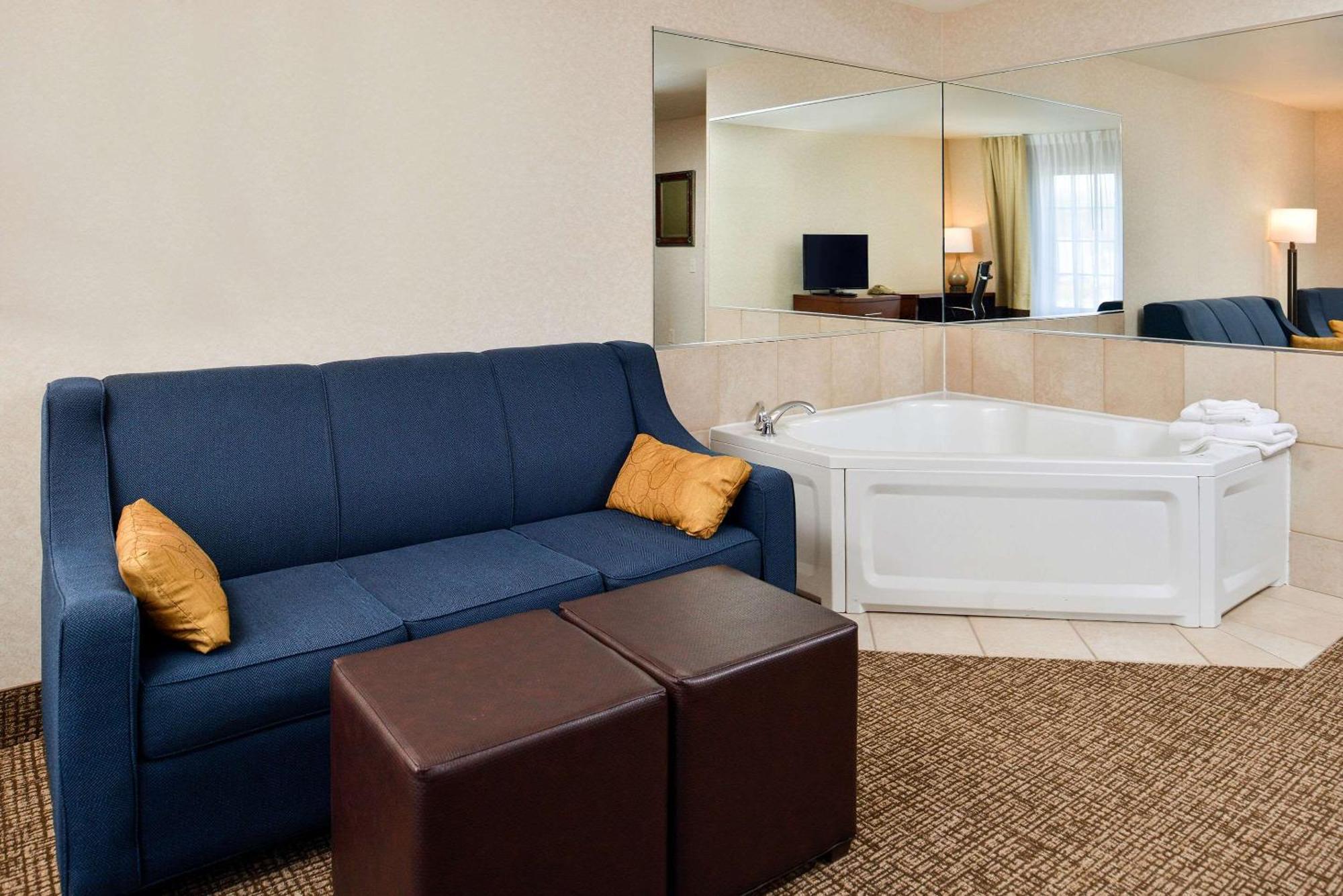Comfort Inn & Suites Madison North Deforest Екстер'єр фото