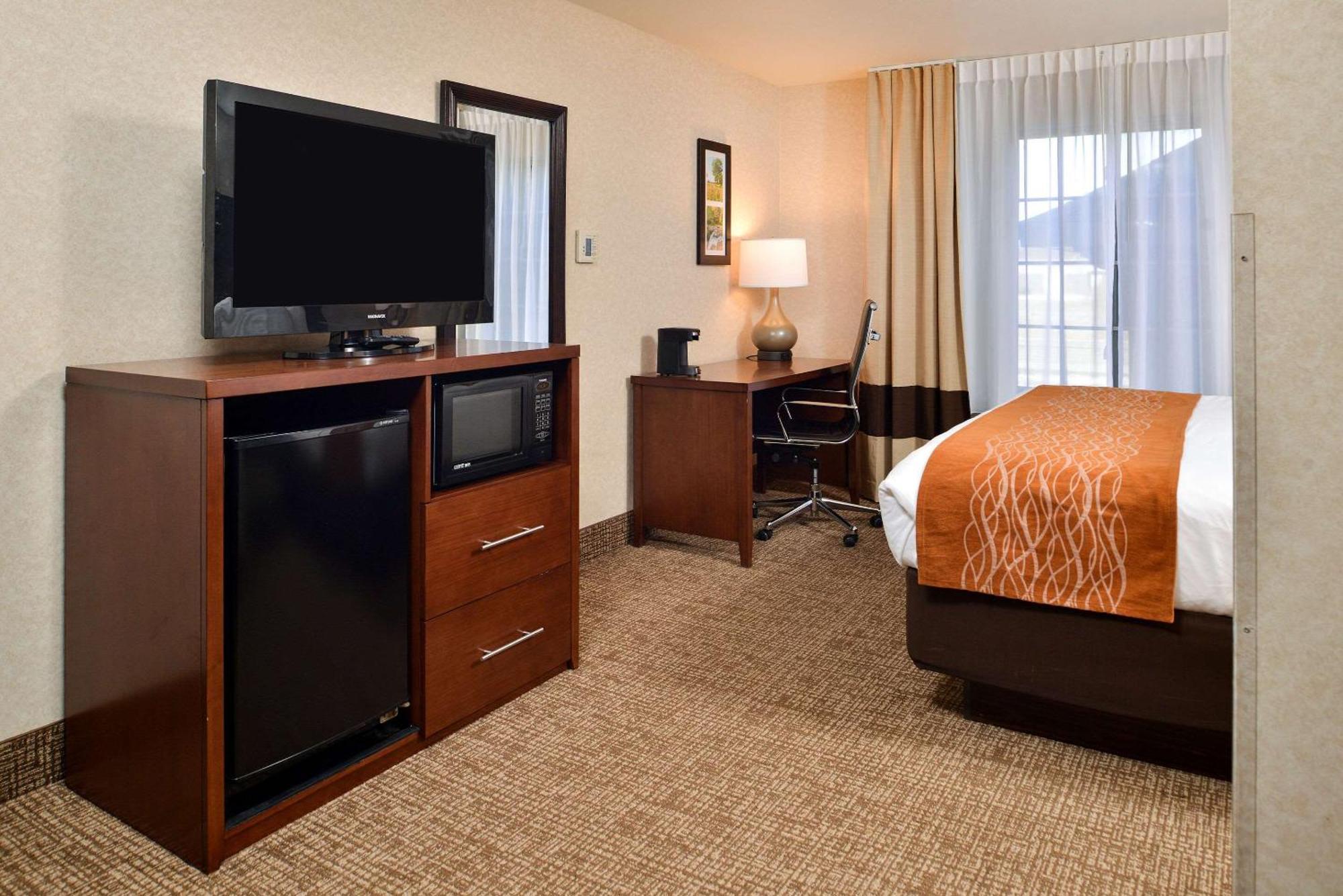 Comfort Inn & Suites Madison North Deforest Екстер'єр фото