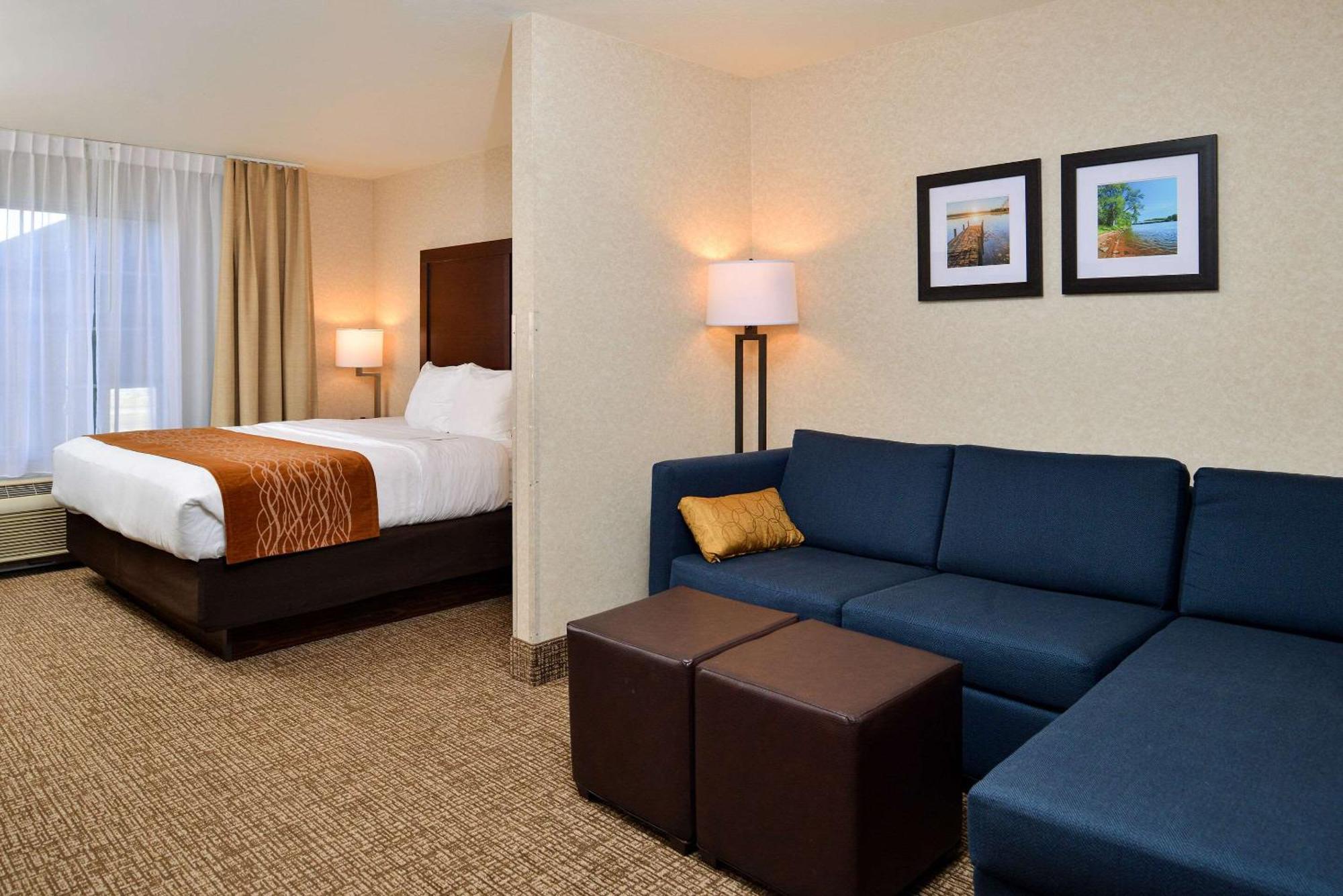 Comfort Inn & Suites Madison North Deforest Екстер'єр фото
