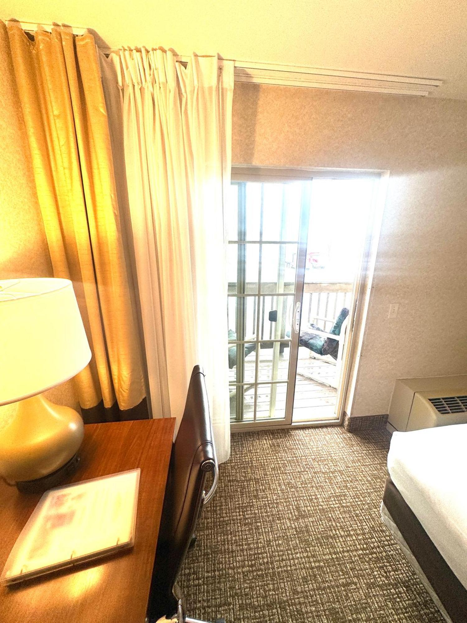 Comfort Inn & Suites Madison North Deforest Екстер'єр фото
