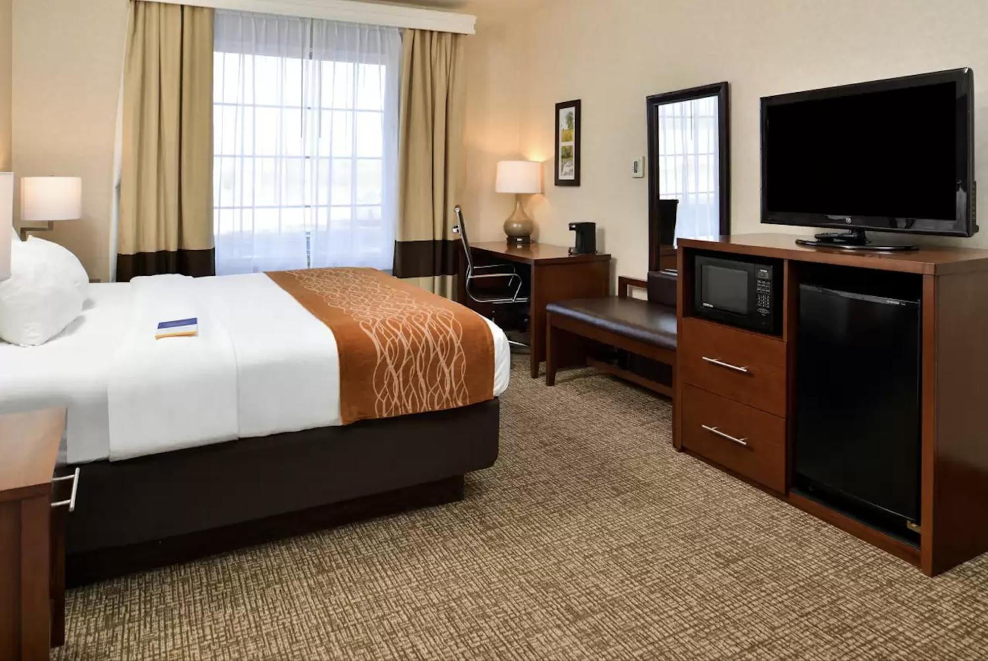 Comfort Inn & Suites Madison North Deforest Екстер'єр фото