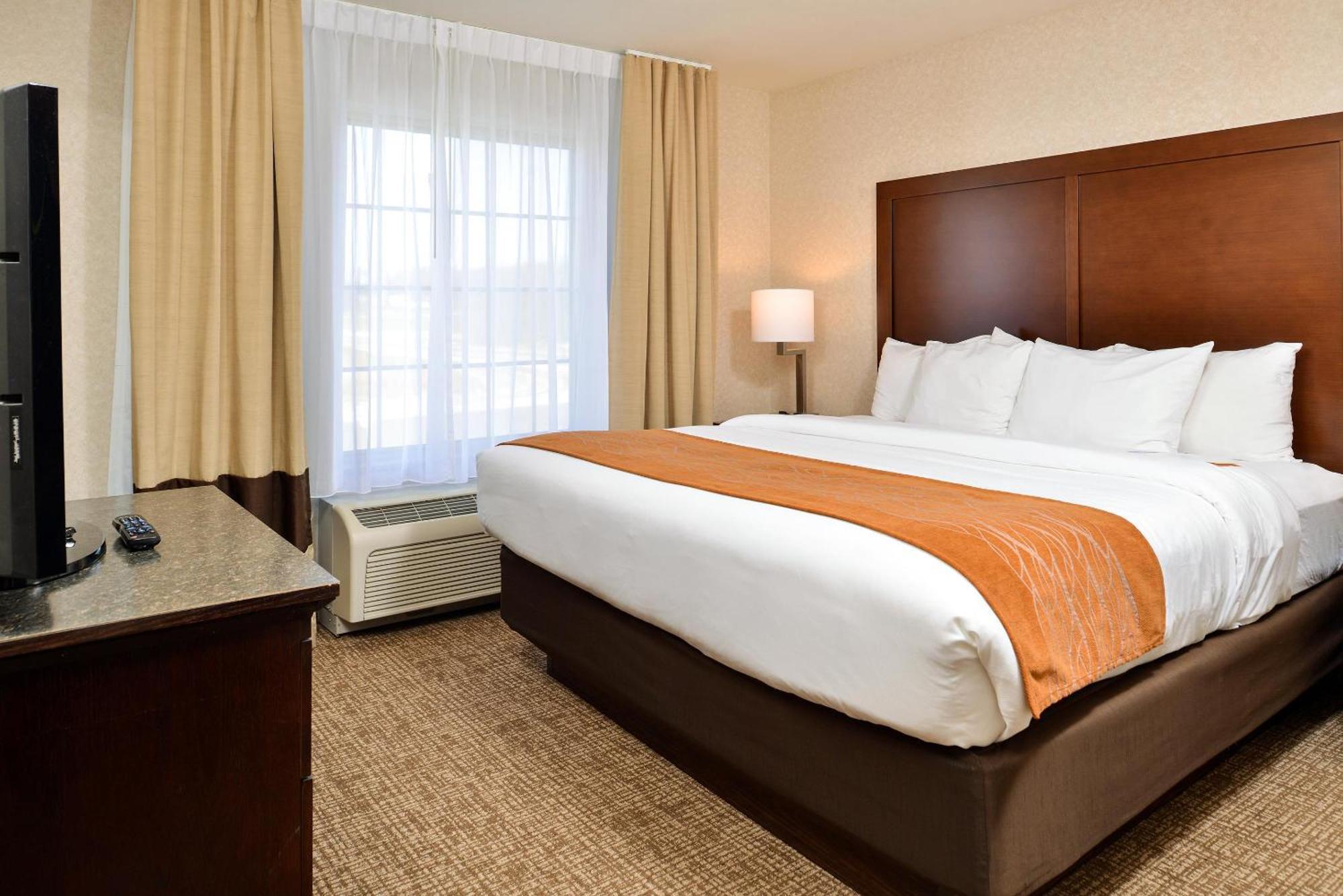 Comfort Inn & Suites Madison North Deforest Екстер'єр фото