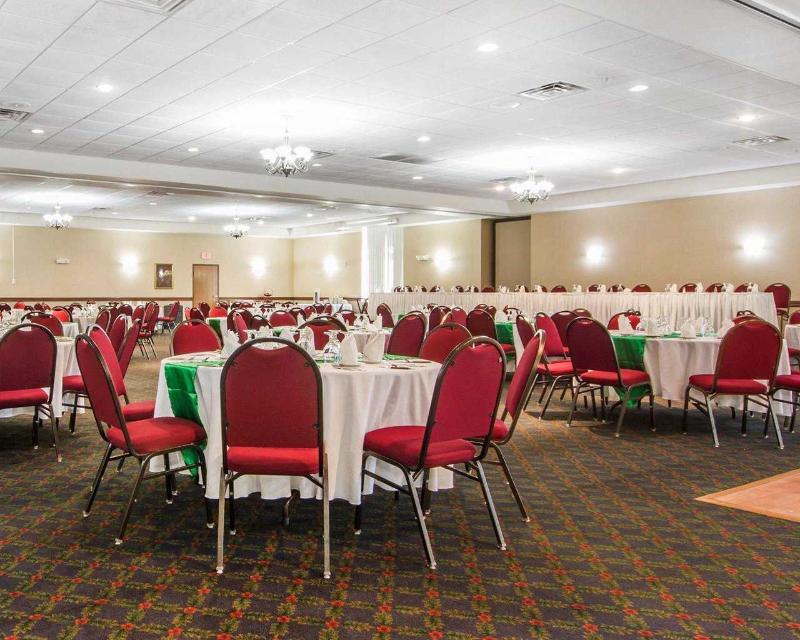 Comfort Inn & Suites Madison North Deforest Екстер'єр фото
