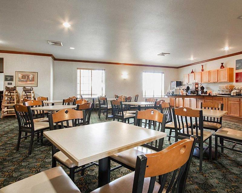 Comfort Inn & Suites Madison North Deforest Екстер'єр фото